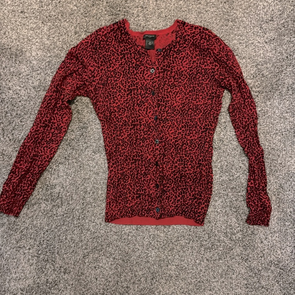 Red Leopard Print Ann Taylor size XS lightweight sweater